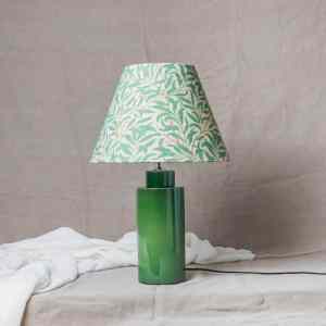 Pantalla cónica para lámpara de hojas verdes